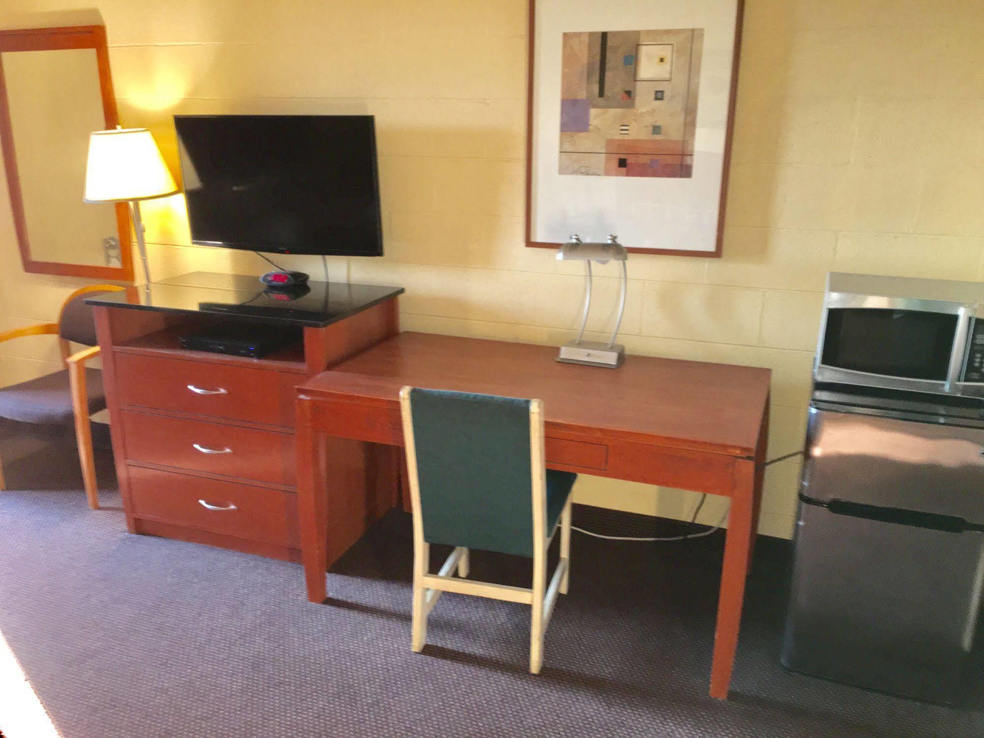 Town & Country Motel Livingston Екстериор снимка