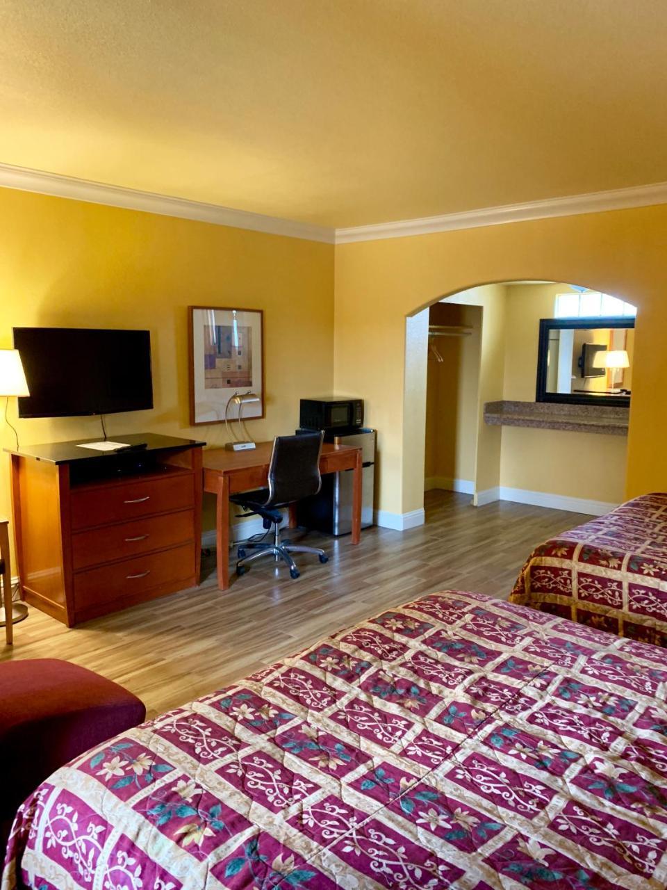 Town & Country Motel Livingston Екстериор снимка